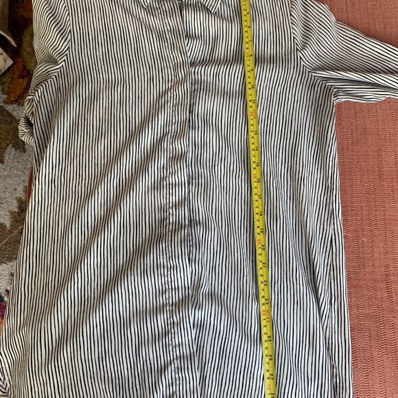 Ellen Tracy Striped Button-Up Shirt Size M – Classic Workwear Staple - Picture 5 of 6